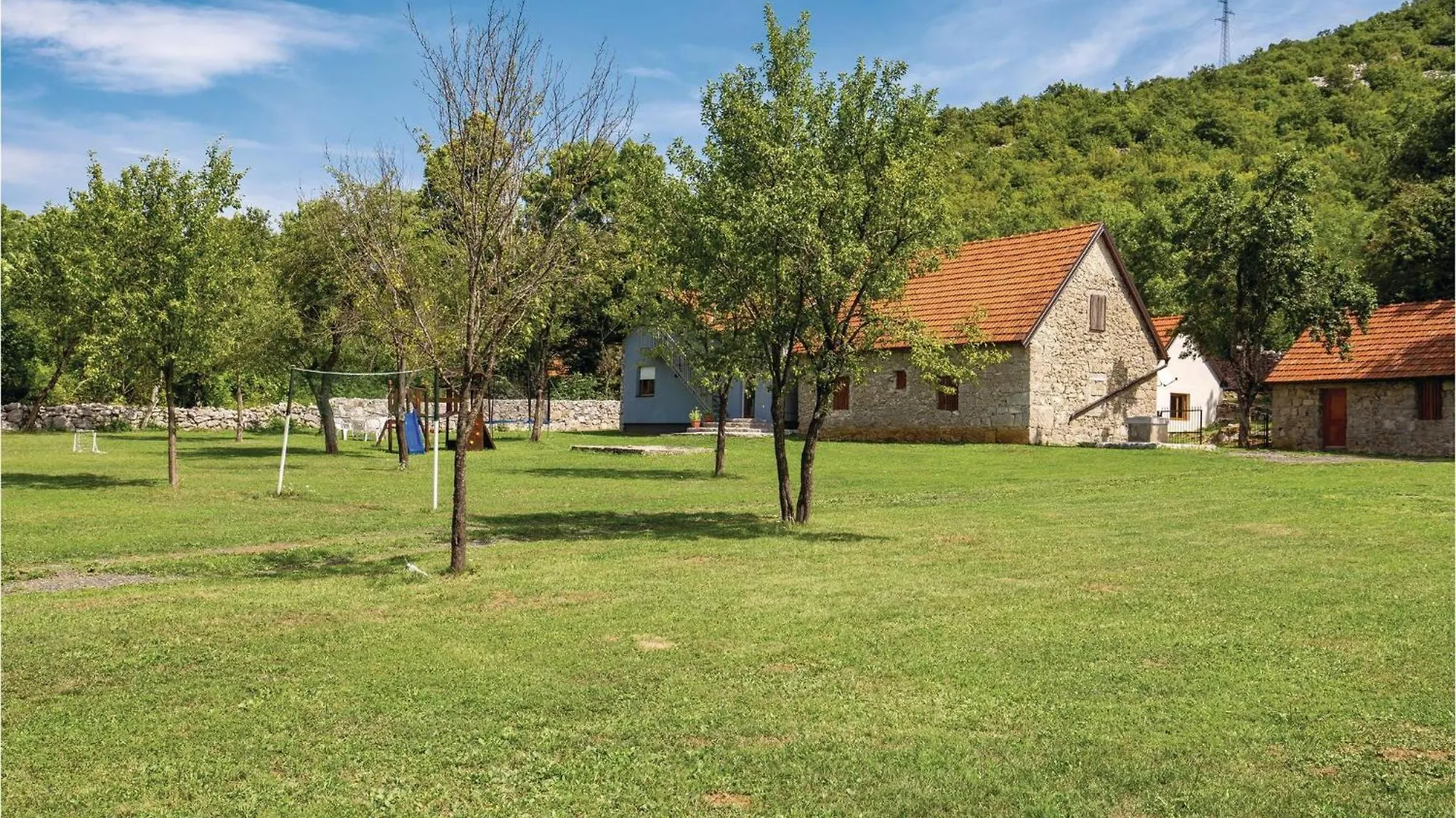 Gorgeous Home In Gracac With Kitchen 펜션 Gračac