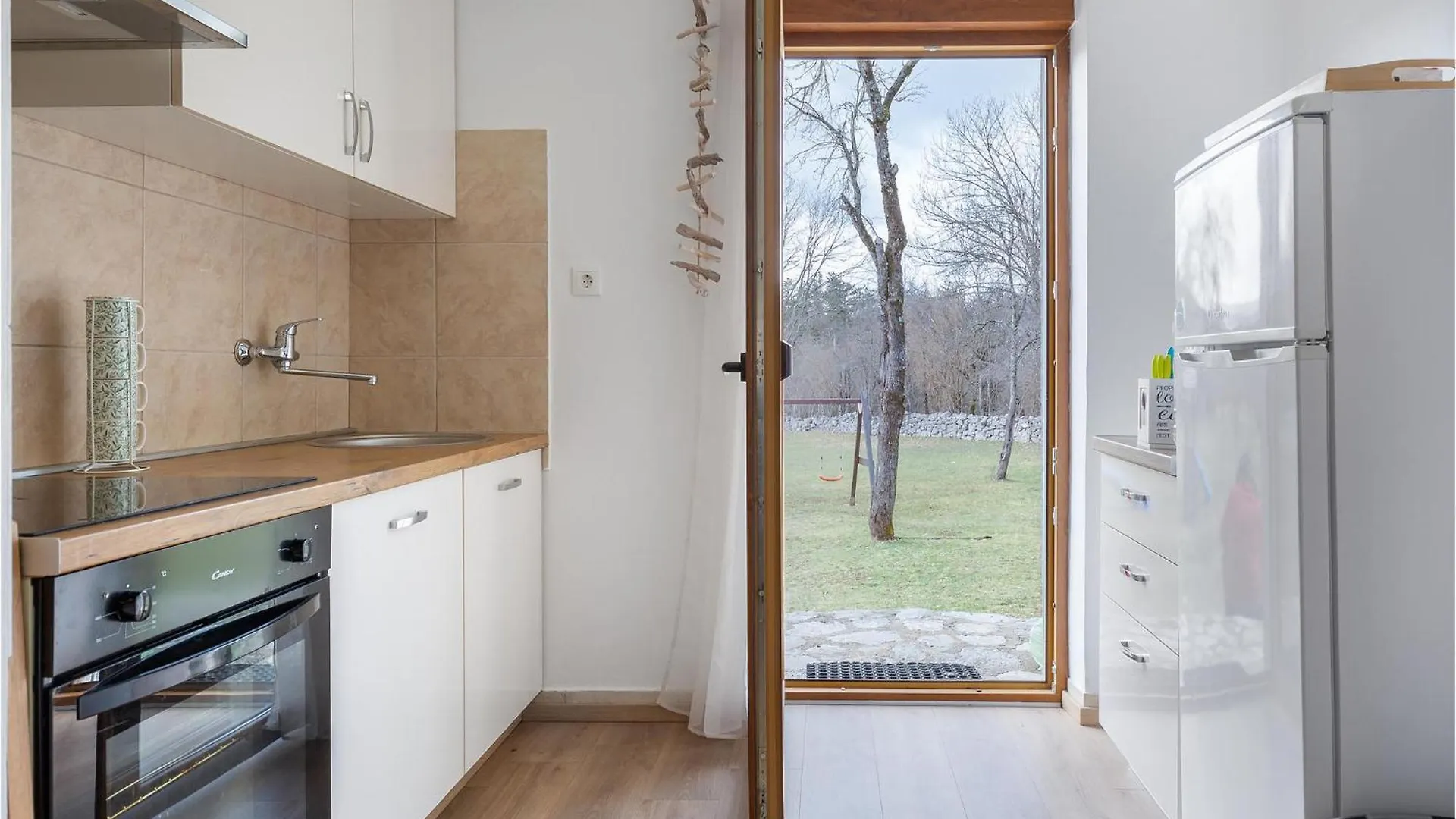 펜션 Gorgeous Home In Gracac With Kitchen