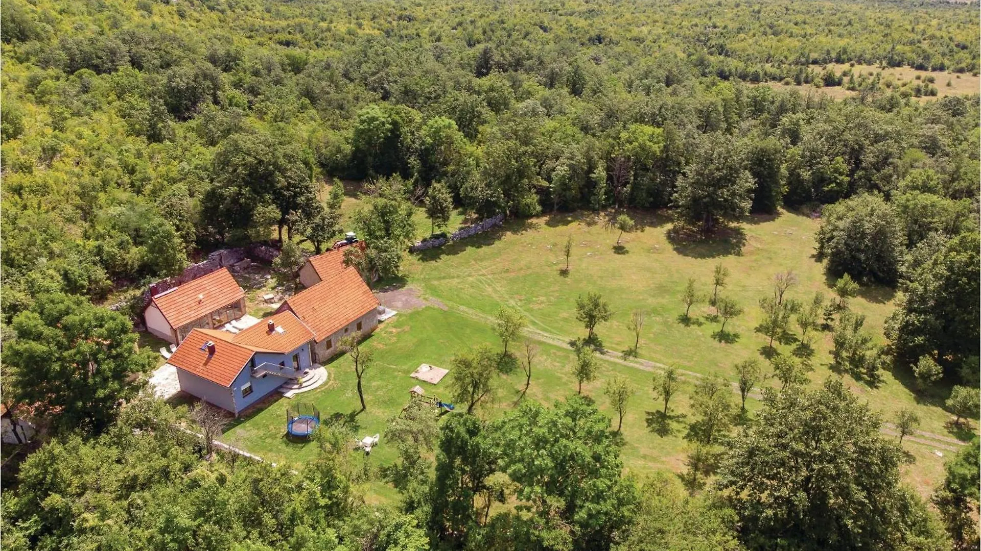 Gorgeous Home In Gracac With Kitchen Holiday home