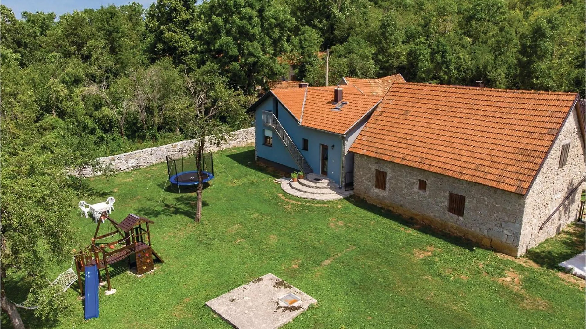 Gorgeous Home In Gracac With Kitchen