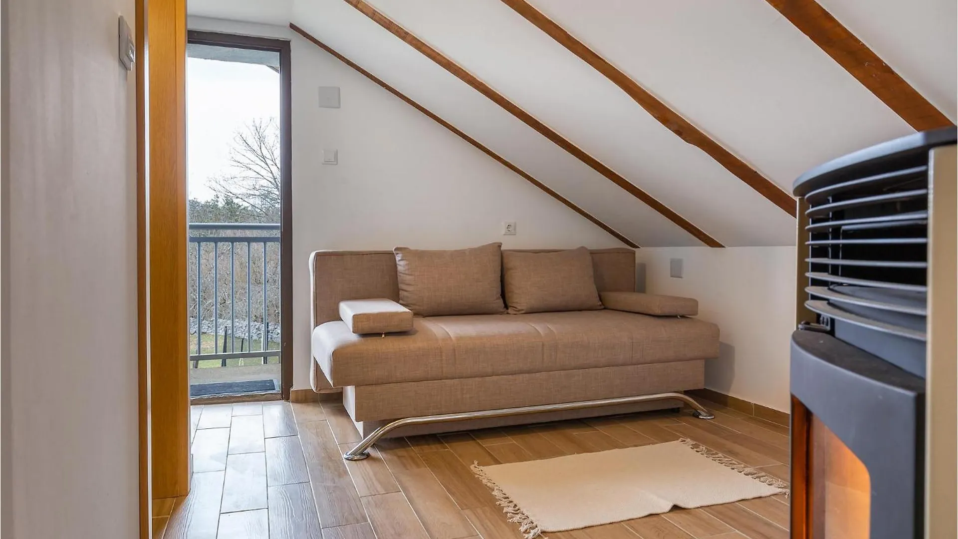Gorgeous Home In Gracac With Kitchen